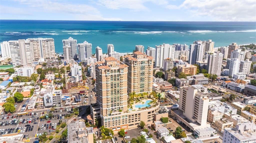 Active With Contract: $695,000 (1 beds, 2 baths, 950 Square Feet)