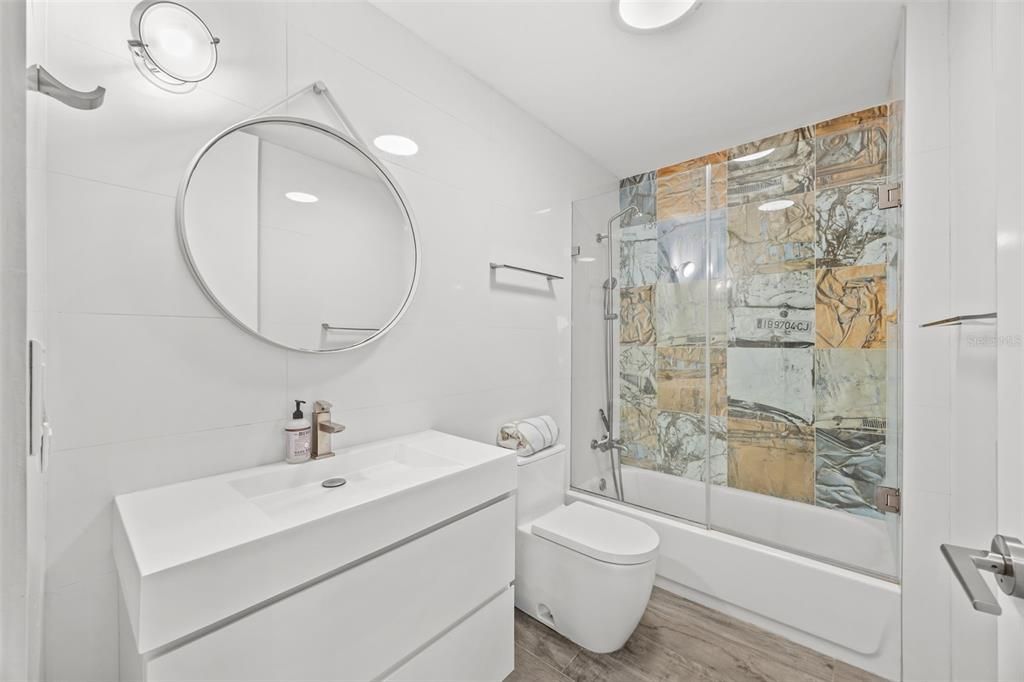Active With Contract: $695,000 (1 beds, 2 baths, 950 Square Feet)