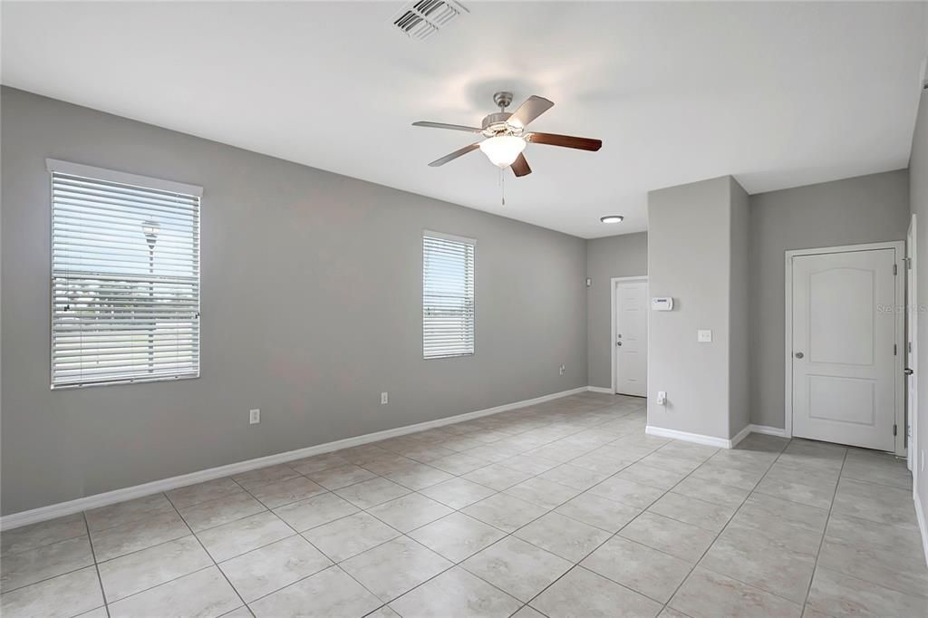 For Sale: $227,500 (2 beds, 2 baths, 1507 Square Feet)