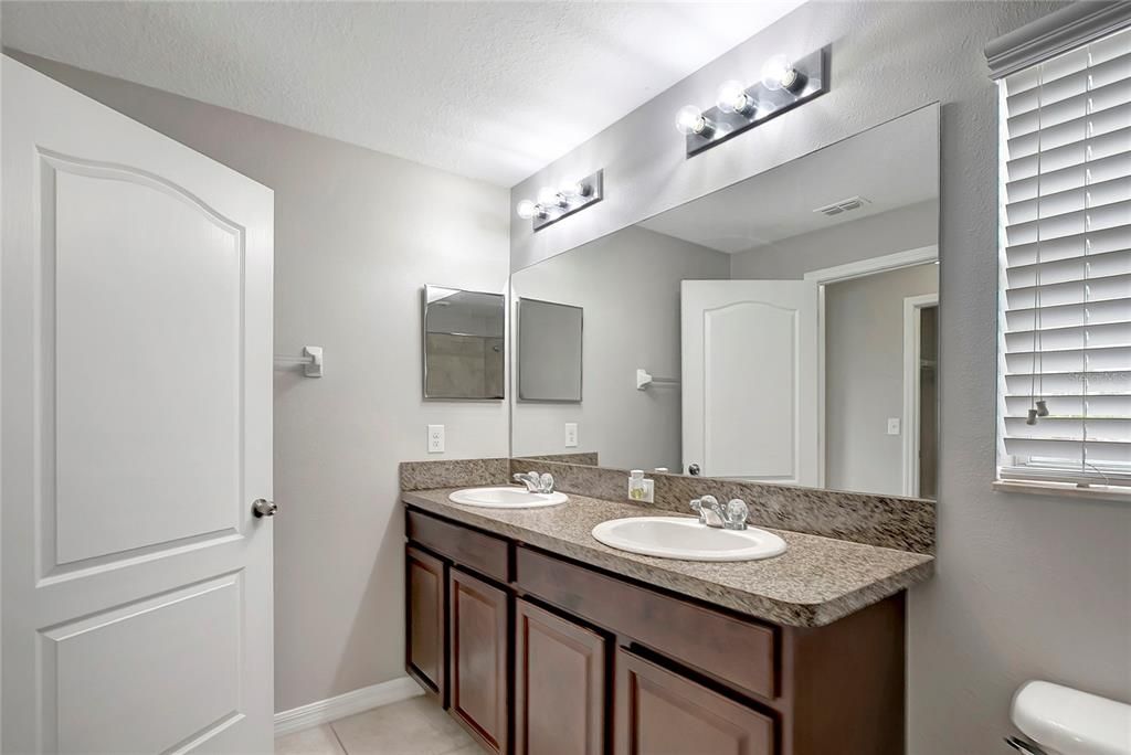 For Sale: $227,500 (2 beds, 2 baths, 1507 Square Feet)