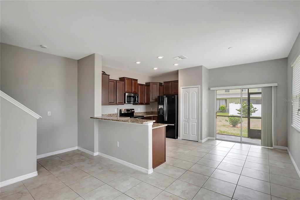 For Sale: $227,500 (2 beds, 2 baths, 1507 Square Feet)