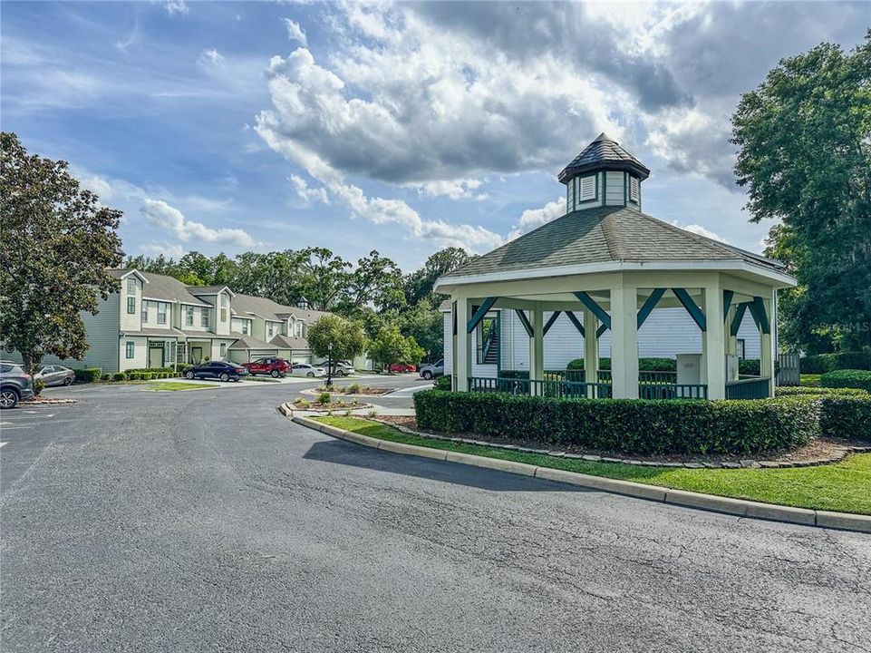 For Sale: $148,900 (2 beds, 2 baths, 1190 Square Feet)