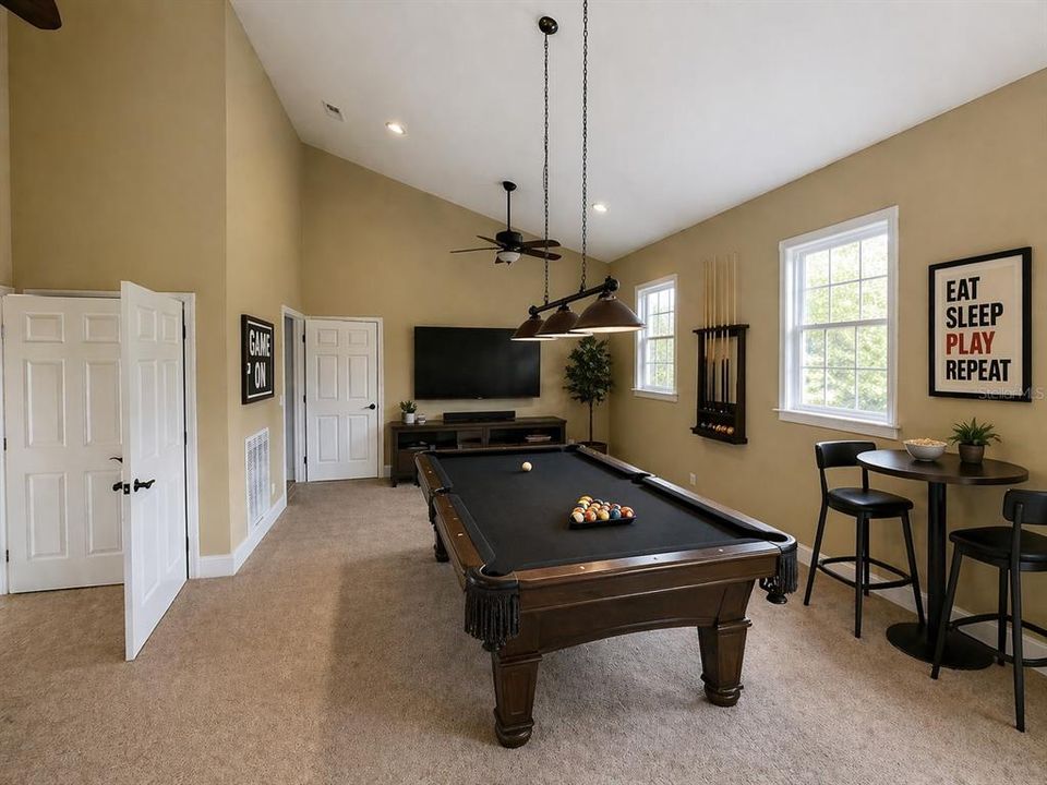 Activo con contrato: $799,900 (4 camas, 4 baños, 3859 Pies cuadrados)