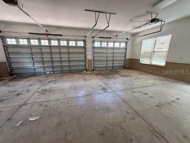 Activo con contrato: $799,900 (4 camas, 4 baños, 3859 Pies cuadrados)