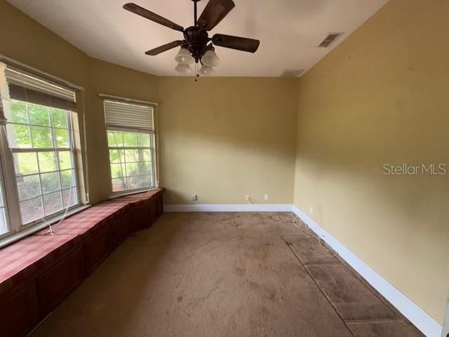 Activo con contrato: $799,900 (4 camas, 4 baños, 3859 Pies cuadrados)