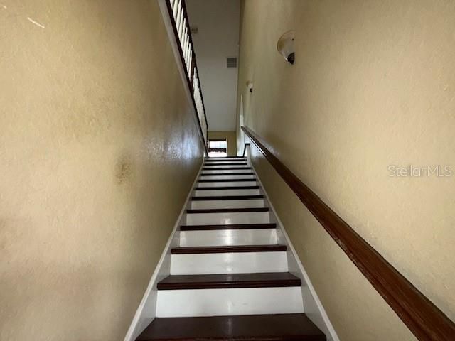 Activo con contrato: $799,900 (4 camas, 4 baños, 3859 Pies cuadrados)