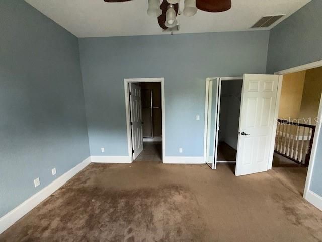 Activo con contrato: $799,900 (4 camas, 4 baños, 3859 Pies cuadrados)