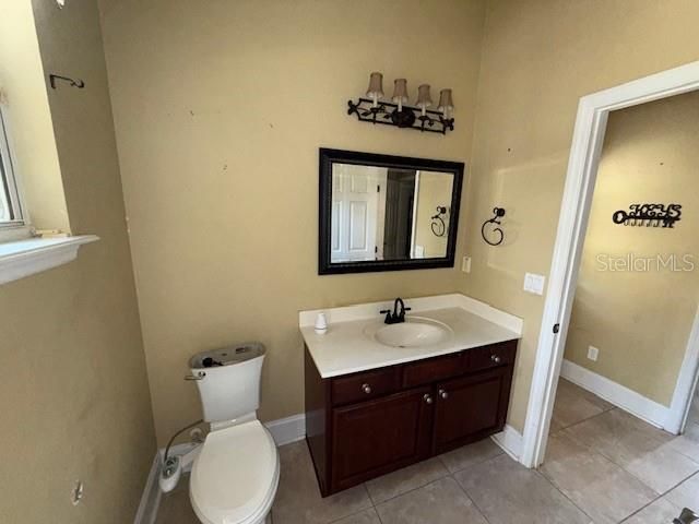 Activo con contrato: $799,900 (4 camas, 4 baños, 3859 Pies cuadrados)