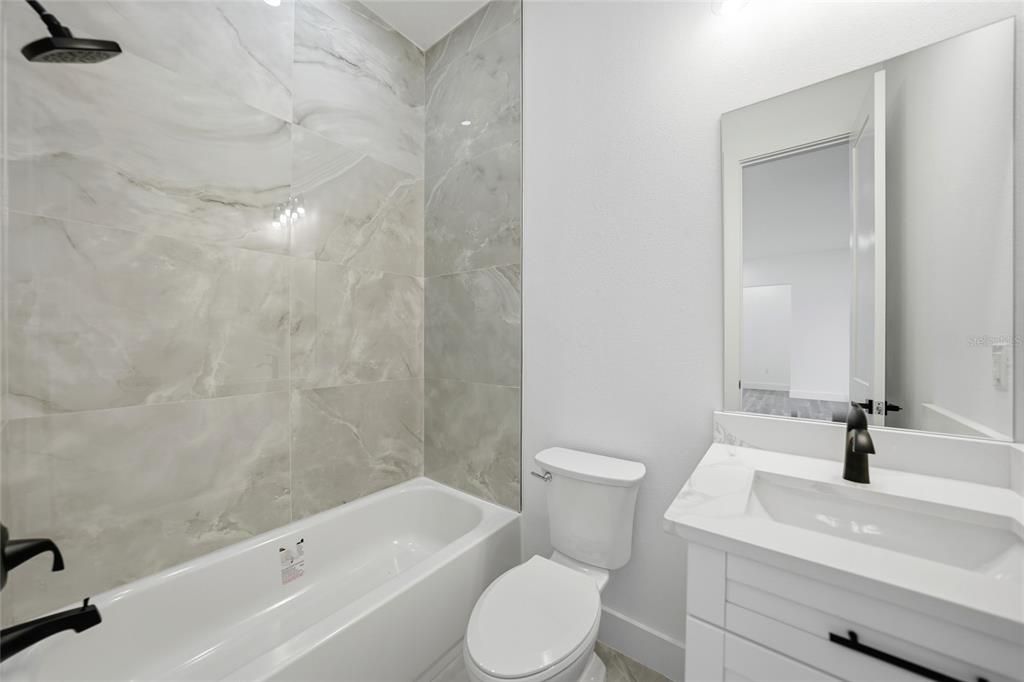 На продажу: $399,900 (3 спален, 3 ванн, 2200 Квадратных фут)