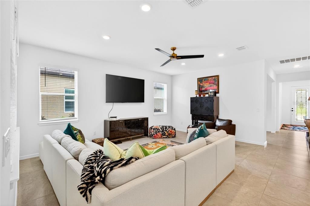 For Sale: $649,999 (2 beds, 2 baths, 1891 Square Feet)