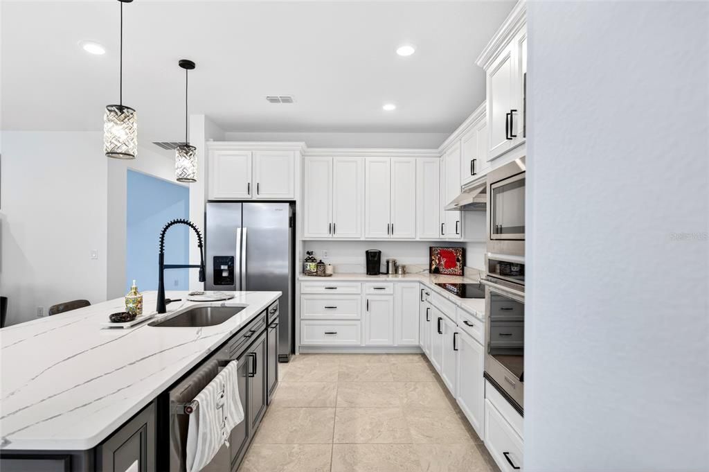 For Sale: $649,999 (2 beds, 2 baths, 1891 Square Feet)