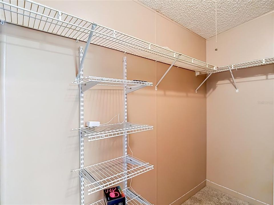 Под контрактом: $209,500 (2 спален, 2 ванн, 1309 Квадратных фут)