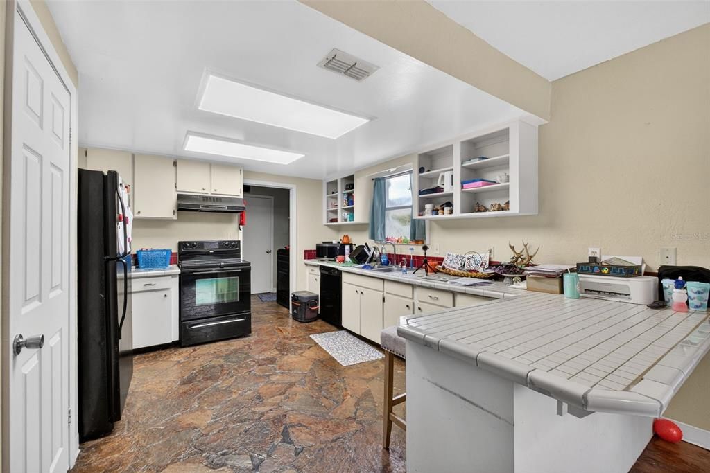 For Sale: $390,000 (5 beds, 3 baths, 2236 Square Feet)