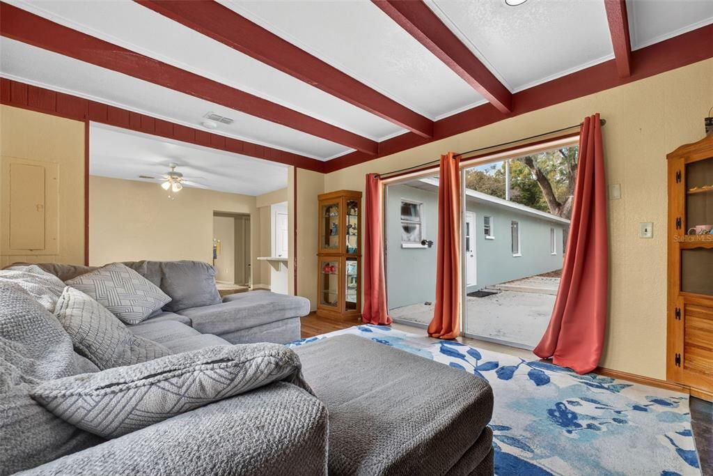 For Sale: $390,000 (5 beds, 3 baths, 2236 Square Feet)