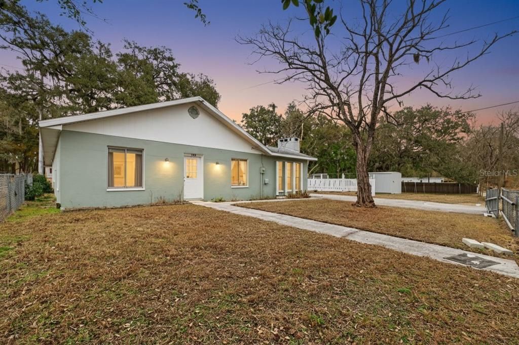 For Sale: $390,000 (5 beds, 3 baths, 2236 Square Feet)