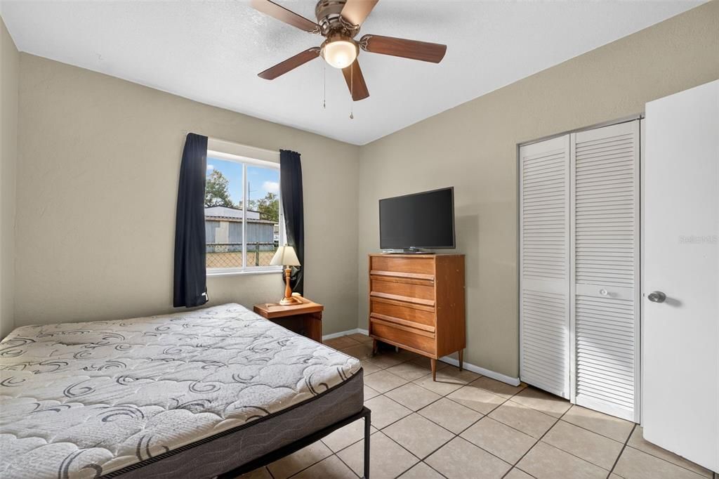 For Sale: $390,000 (5 beds, 3 baths, 2236 Square Feet)