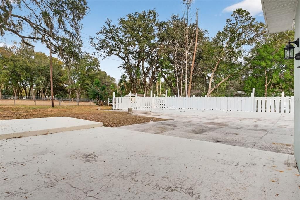 For Sale: $390,000 (5 beds, 3 baths, 2236 Square Feet)