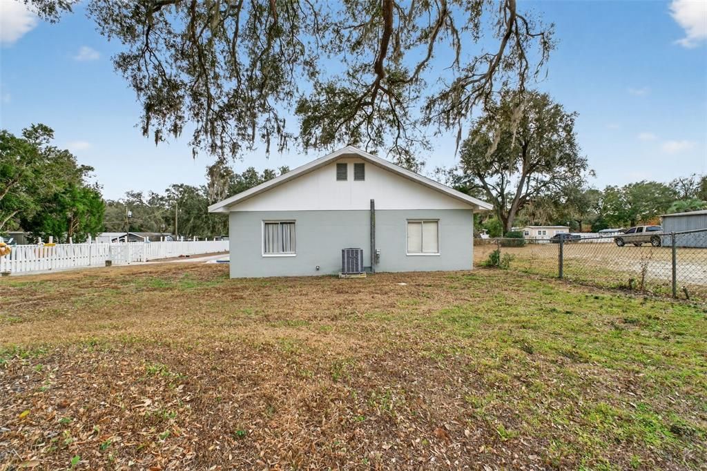 For Sale: $390,000 (5 beds, 3 baths, 2236 Square Feet)