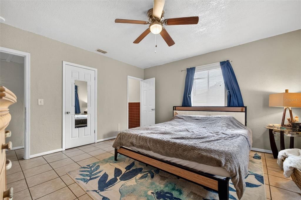 For Sale: $390,000 (5 beds, 3 baths, 2236 Square Feet)