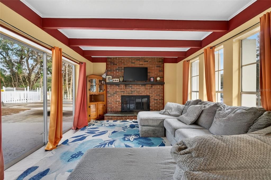 For Sale: $390,000 (5 beds, 3 baths, 2236 Square Feet)