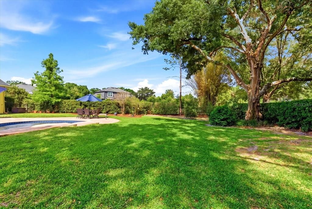 Active With Contract: $1,475,000 (6 beds, 4 baths, 4027 Square Feet)