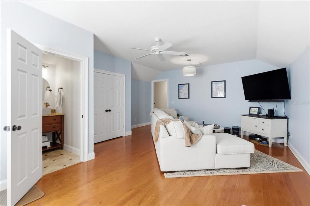 Active With Contract: $1,475,000 (6 beds, 4 baths, 4027 Square Feet)