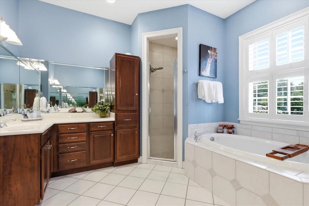 Active With Contract: $1,475,000 (6 beds, 4 baths, 4027 Square Feet)