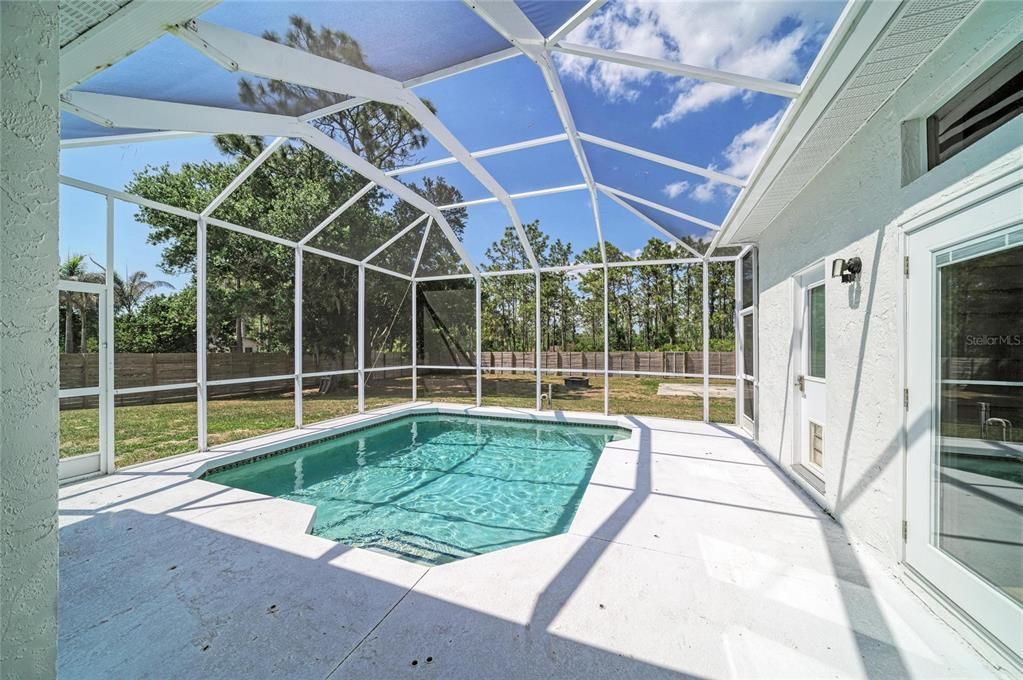 En Venta: $649,000 (4 camas, 3 baños, 2308 Pies cuadrados)