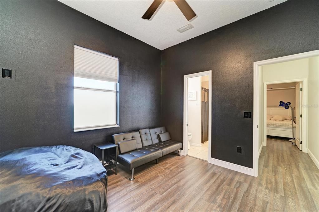 En Venta: $649,000 (4 camas, 3 baños, 2308 Pies cuadrados)