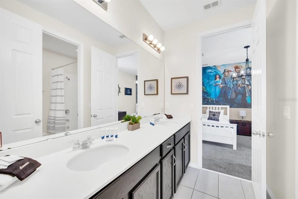 В аренду: $4,200 (7 спален, 6 ванн, 3401 Квадратных фут)
