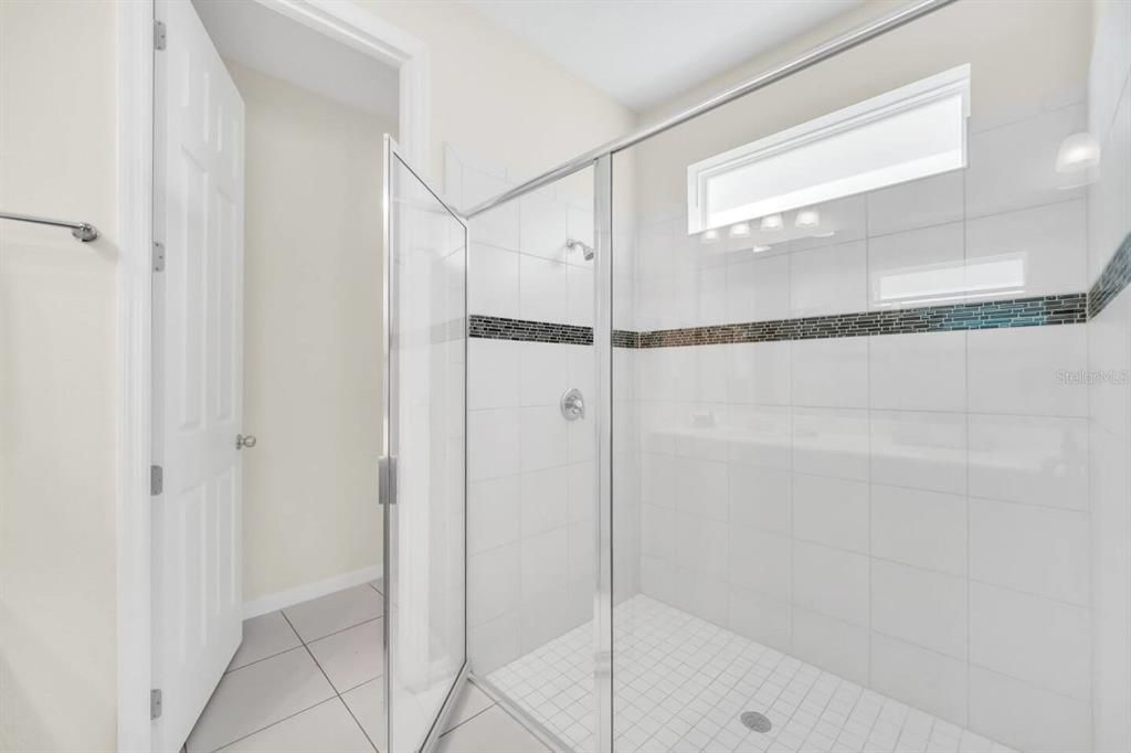 В аренду: $4,200 (7 спален, 6 ванн, 3401 Квадратных фут)