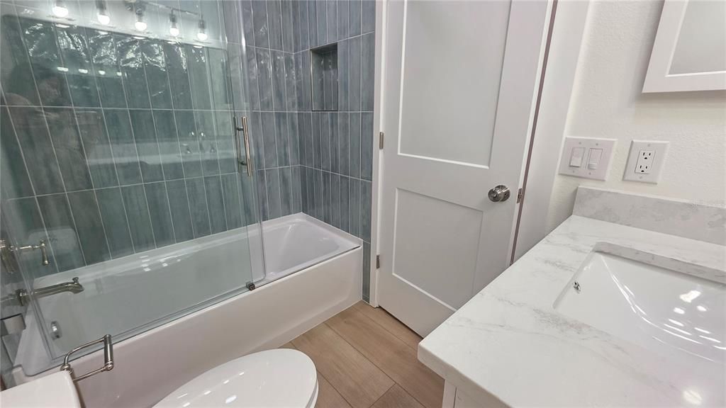出租: $3,200 (3 贝兹, 2 浴室, 1308 平方英尺)