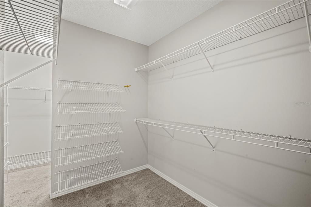 En Venta: $777,000 (4 camas, 3 baños, 4043 Pies cuadrados)