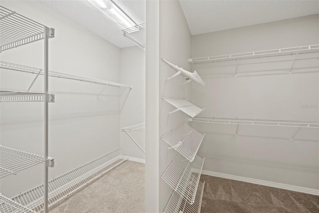 En Venta: $777,000 (4 camas, 3 baños, 4043 Pies cuadrados)