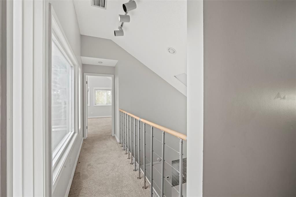 En Venta: $777,000 (4 camas, 3 baños, 4043 Pies cuadrados)