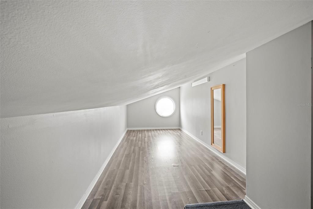 En Venta: $777,000 (4 camas, 3 baños, 4043 Pies cuadrados)