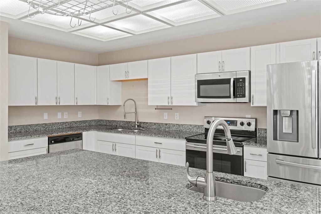 En Venta: $777,000 (4 camas, 3 baños, 4043 Pies cuadrados)