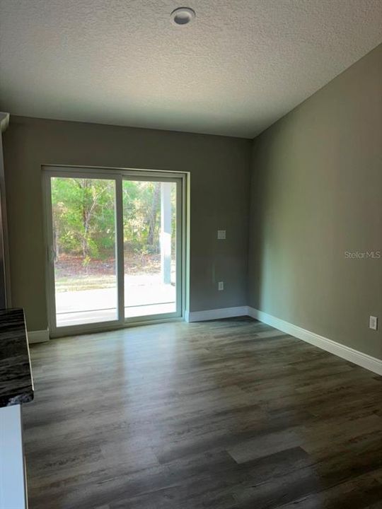 Activo con contrato: $274,900 (3 camas, 2 baños, 1662 Pies cuadrados)