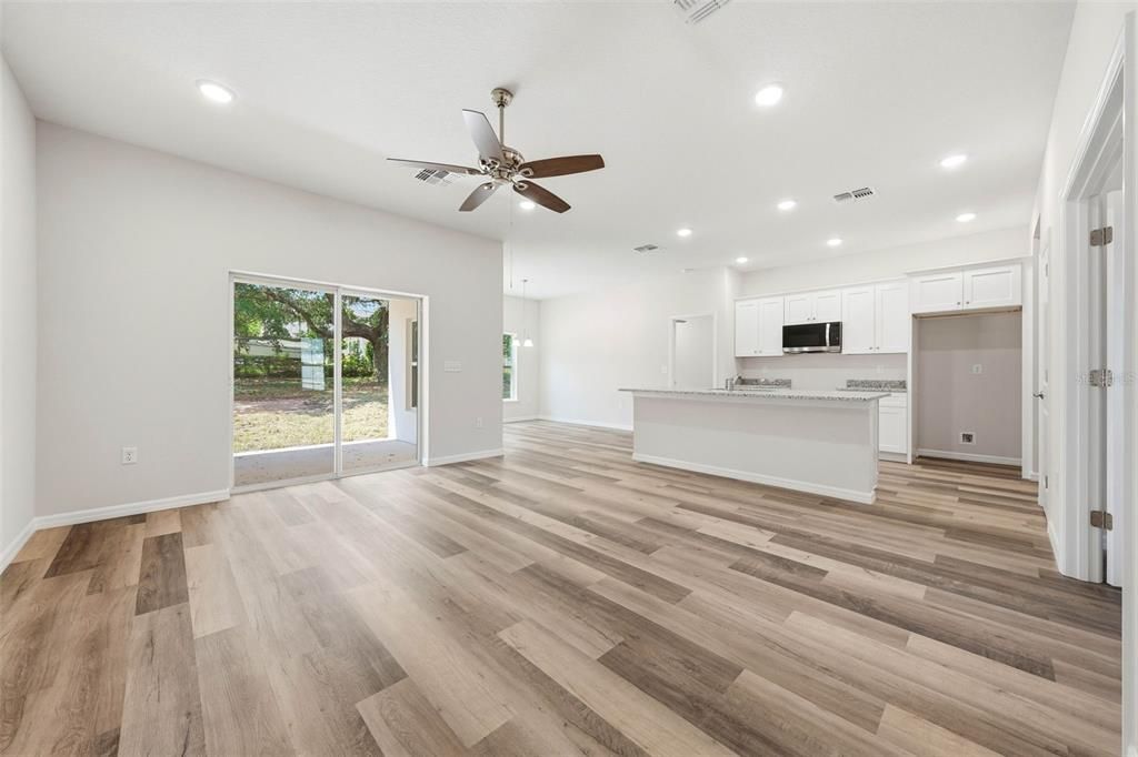 For Sale: $369,900 (4 beds, 2 baths, 1645 Square Feet)