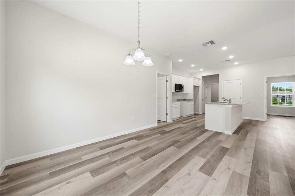 For Sale: $369,900 (4 beds, 2 baths, 1645 Square Feet)