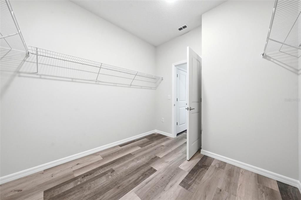 For Sale: $369,900 (4 beds, 2 baths, 1645 Square Feet)