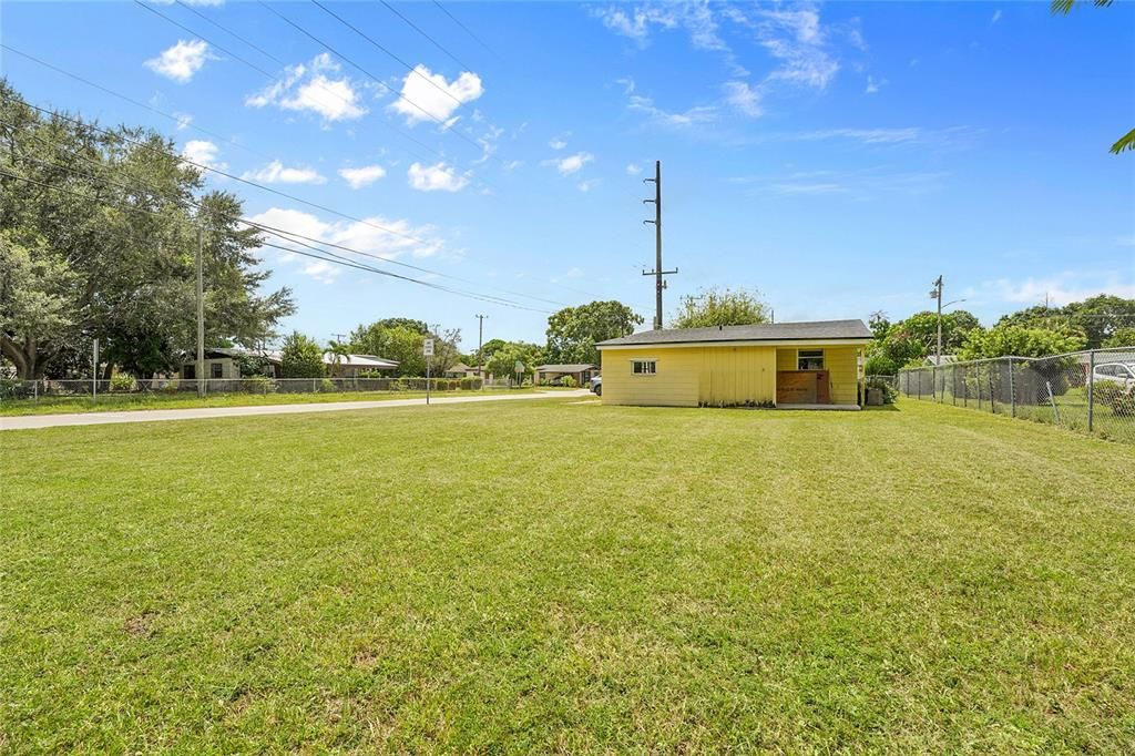 For Sale: $194,500 (3 beds, 1 baths, 1090 Square Feet)