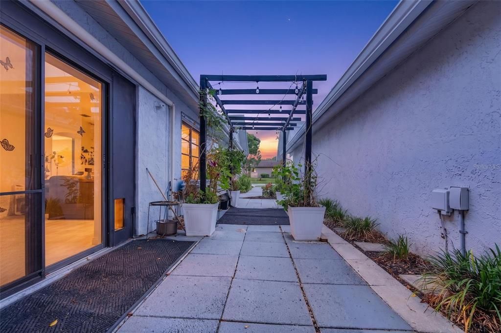 En Venta: $235,900 (2 camas, 2 baños, 1436 Pies cuadrados)