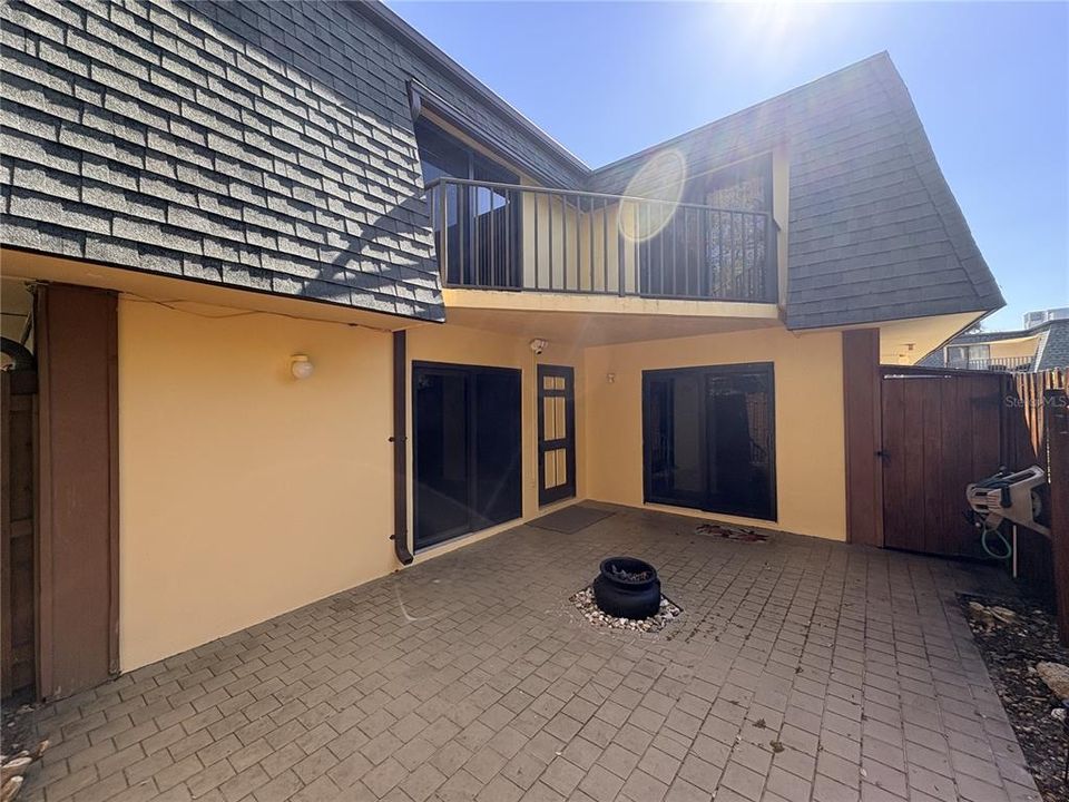 For Rent: $3,200 (2 beds, 2 baths, 1328 Square Feet)