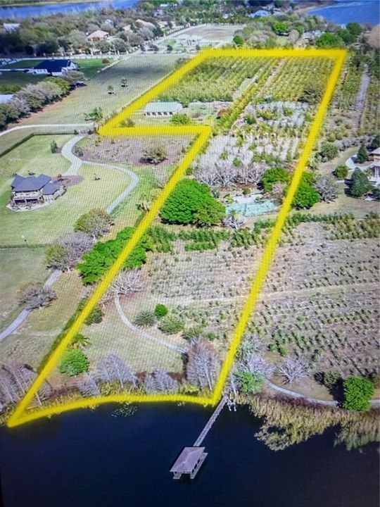 На продажу: $1,380,000 (12.60 acres)
