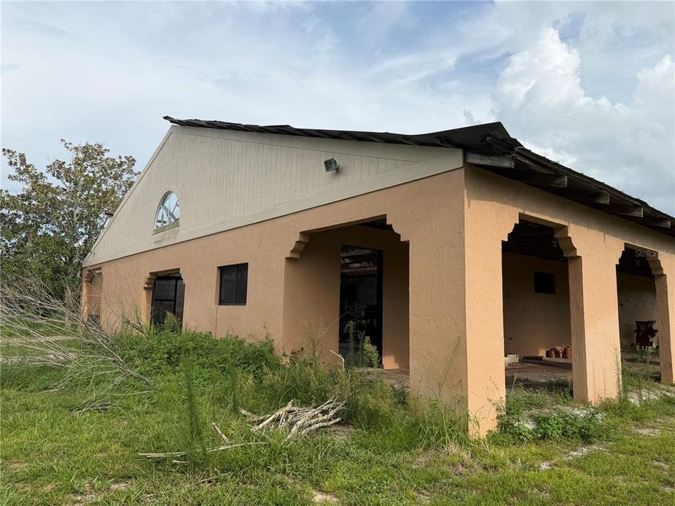 На продажу: $1,380,000 (12.60 acres)