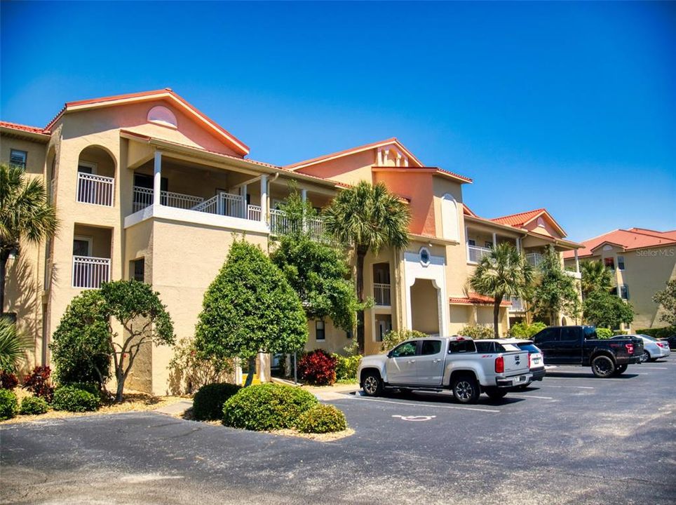 For Rent: $2,800 (2 beds, 2 baths, 1068 Square Feet)