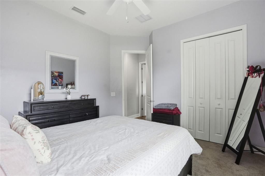 Activo con contrato: $749,900 (5 camas, 5 baños, 3802 Pies cuadrados)