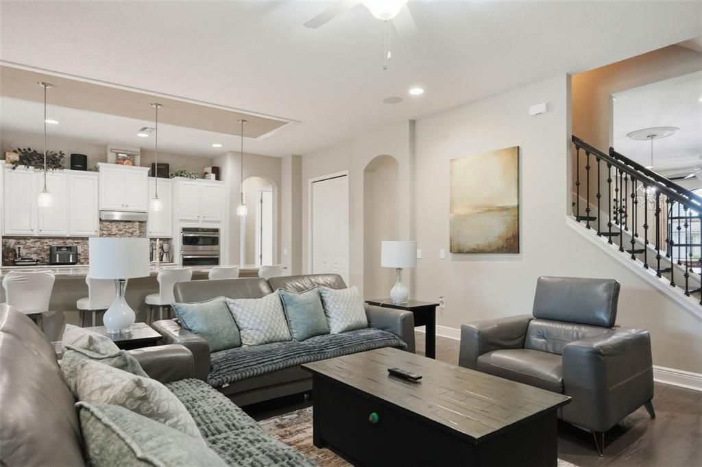 Activo con contrato: $749,900 (5 camas, 5 baños, 3802 Pies cuadrados)