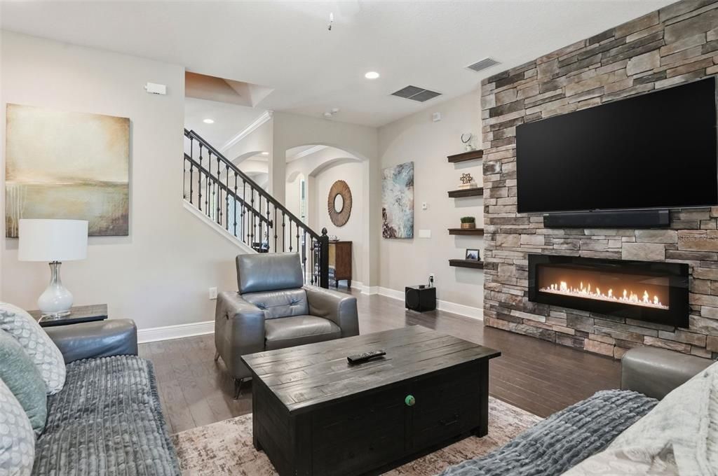 Activo con contrato: $749,900 (5 camas, 5 baños, 3802 Pies cuadrados)